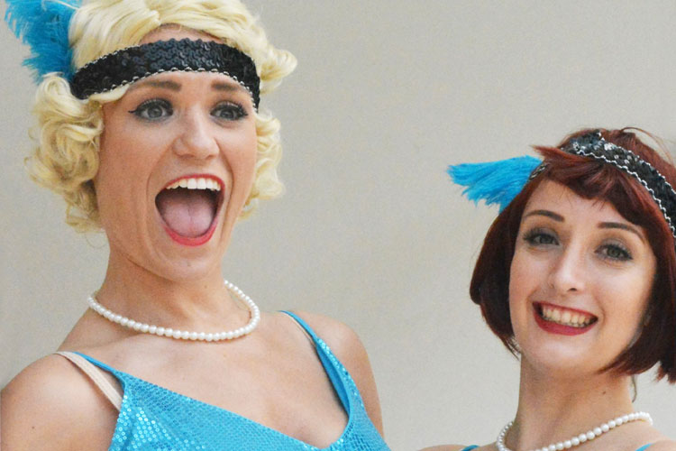 Roaring 20s fashions